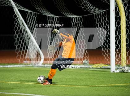 Thumbnail 2 in Lincoln vs. Mountain View photogallery.