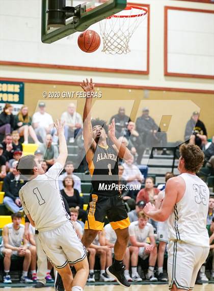 Thumbnail 2 in San Ramon Valley vs. Alameda (CIF NCS D2 Semifinal) photogallery.