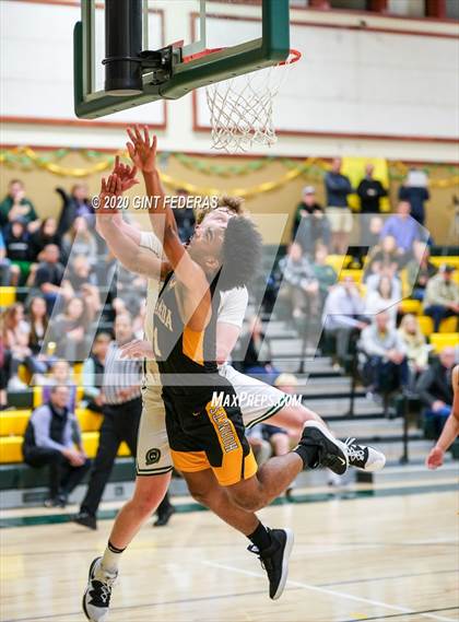 Thumbnail 3 in San Ramon Valley vs. Alameda (CIF NCS D2 Semifinal) photogallery.