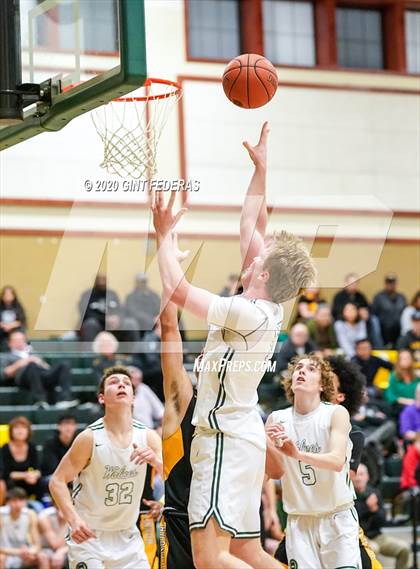 Thumbnail 3 in San Ramon Valley vs. Alameda (CIF NCS D2 Semifinal) photogallery.