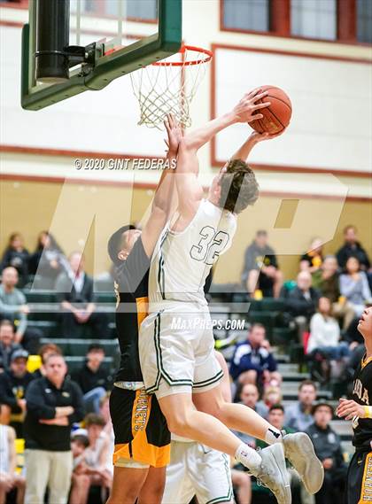 Thumbnail 3 in San Ramon Valley vs. Alameda (CIF NCS D2 Semifinal) photogallery.