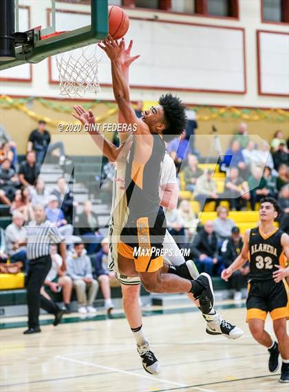Thumbnail 1 in San Ramon Valley vs. Alameda (CIF NCS D2 Semifinal) photogallery.