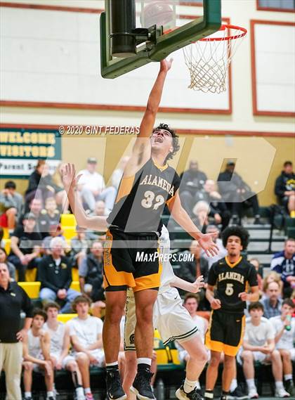 Thumbnail 2 in San Ramon Valley vs. Alameda (CIF NCS D2 Semifinal) photogallery.