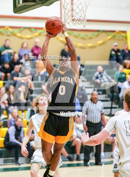 Thumbnail 3 in San Ramon Valley vs. Alameda (CIF NCS D2 Semifinal) photogallery.