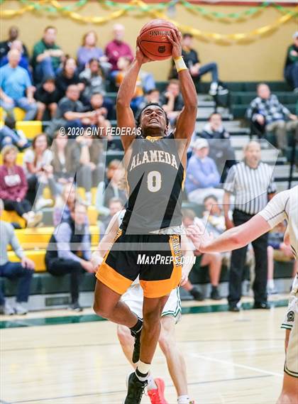 Thumbnail 2 in San Ramon Valley vs. Alameda (CIF NCS D2 Semifinal) photogallery.