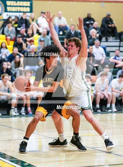 Thumbnail 2 in San Ramon Valley vs. Alameda (CIF NCS D2 Semifinal) photogallery.