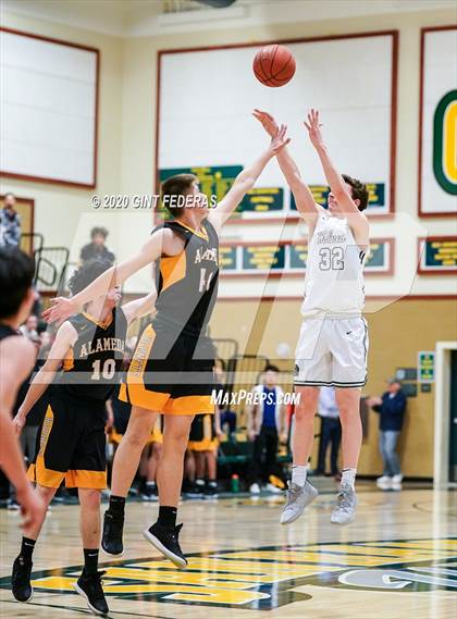 Thumbnail 2 in San Ramon Valley vs. Alameda (CIF NCS D2 Semifinal) photogallery.