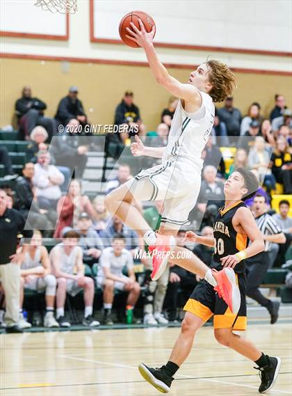 Thumbnail 2 in San Ramon Valley vs. Alameda (CIF NCS D2 Semifinal) photogallery.