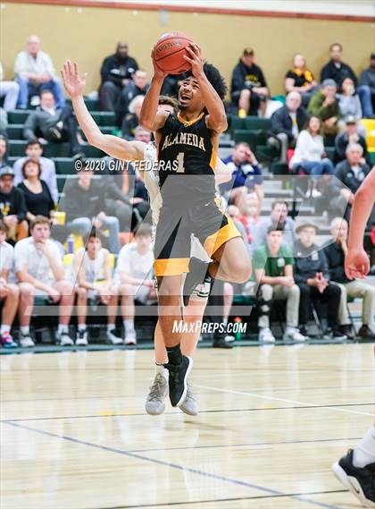 Thumbnail 2 in San Ramon Valley vs. Alameda (CIF NCS D2 Semifinal) photogallery.