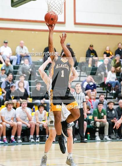 Thumbnail 3 in San Ramon Valley vs. Alameda (CIF NCS D2 Semifinal) photogallery.