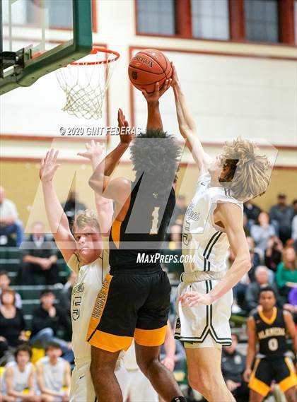 Thumbnail 1 in San Ramon Valley vs. Alameda (CIF NCS D2 Semifinal) photogallery.