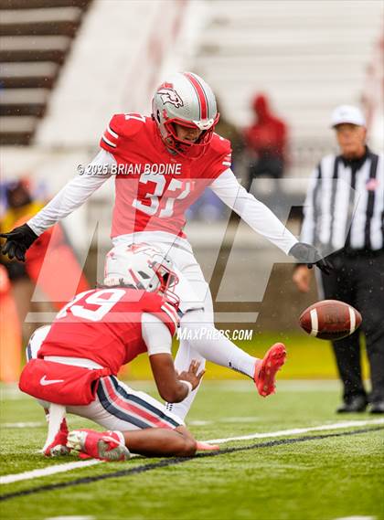 Thumbnail 1 in South Pointe vs South Florence (SCHSL 4A Final) photogallery.