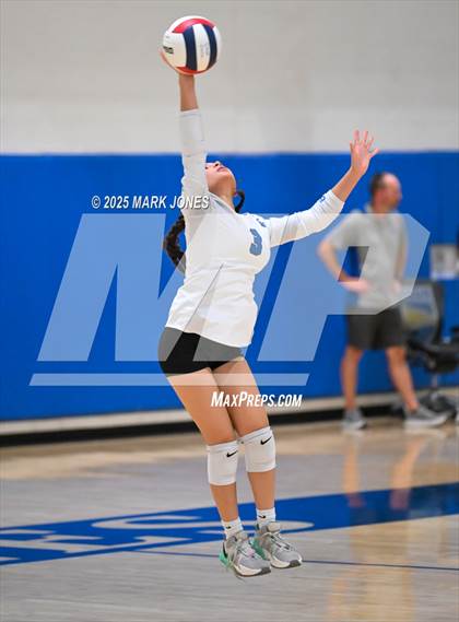 Thumbnail 3 in Phoenix Country Day vs. Fountain Hills photogallery.