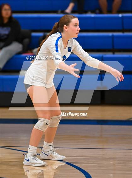 Thumbnail 1 in Phoenix Country Day vs. Fountain Hills photogallery.