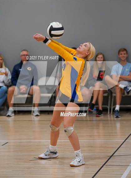Thumbnail 1 in Yorktown Vs Castle (Bulldog Challenge) photogallery.