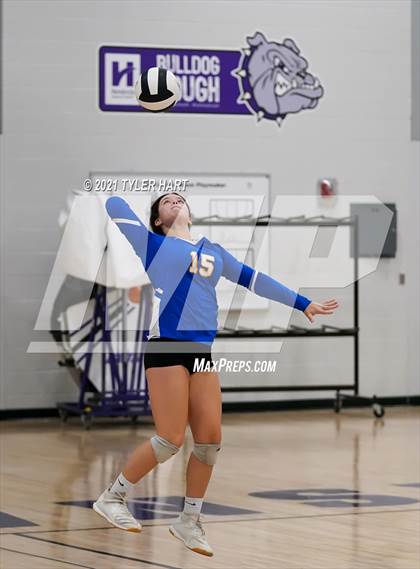 Thumbnail 1 in Yorktown Vs Castle (Bulldog Challenge) photogallery.