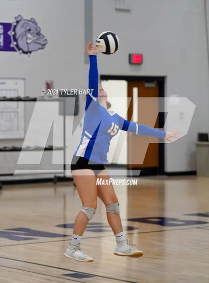Thumbnail 3 in Yorktown Vs Castle (Bulldog Challenge) photogallery.