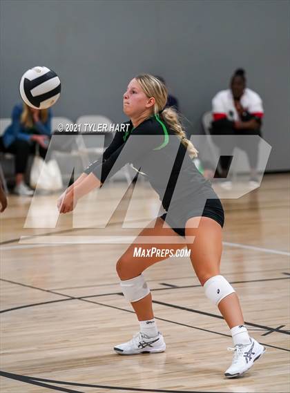 Thumbnail 1 in Yorktown Vs Castle (Bulldog Challenge) photogallery.