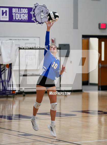 Thumbnail 2 in Yorktown Vs Castle (Bulldog Challenge) photogallery.