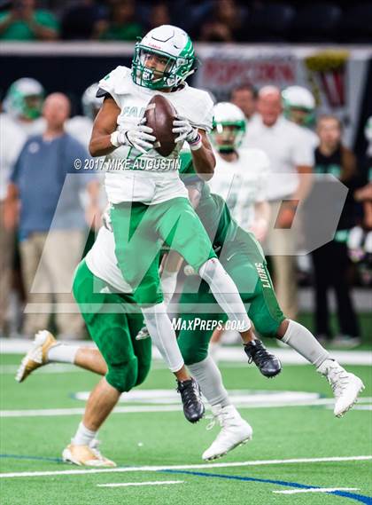 Thumbnail 1 in Lake Dallas vs. Reedy (UIL 5A DII Bi-District Playoff) photogallery.