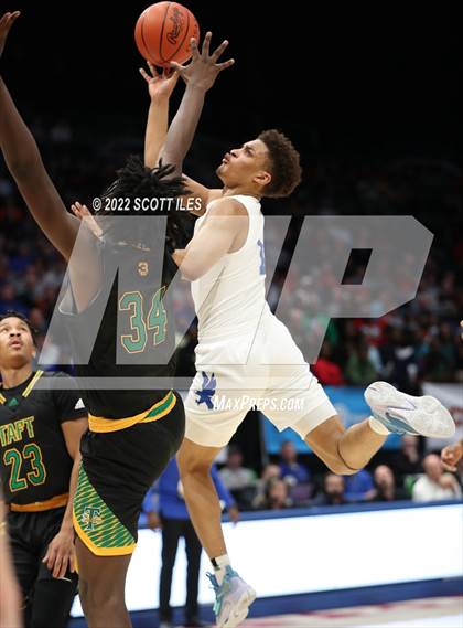 Thumbnail 2 in Taft vs. Lutheran East (OHSAA D3 Semifinal) photogallery.