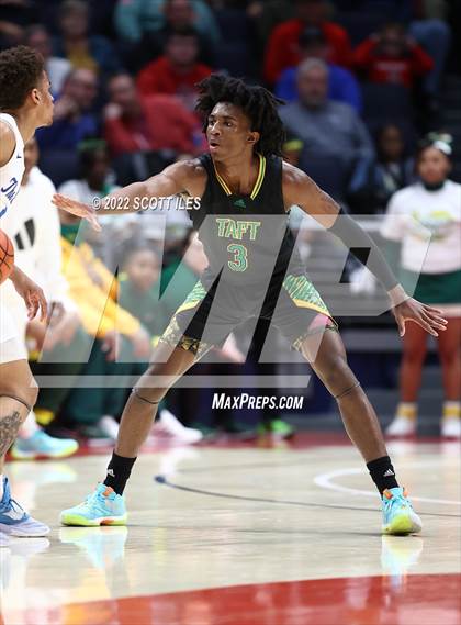 Thumbnail 2 in Taft vs. Lutheran East (OHSAA D3 Semifinal) photogallery.