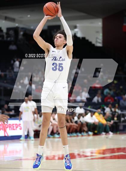 Thumbnail 2 in Taft vs. Lutheran East (OHSAA D3 Semifinal) photogallery.