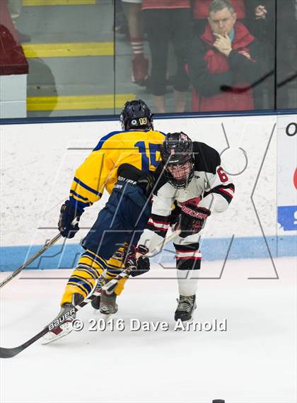 Thumbnail 2 in Reading Memorial vs Arlington Catholic ( MIAA Division 1 North Semifinal) photogallery.