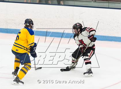 Thumbnail 3 in Reading Memorial vs Arlington Catholic ( MIAA Division 1 North Semifinal) photogallery.