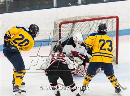 Thumbnail 1 in Reading Memorial vs Arlington Catholic ( MIAA Division 1 North Semifinal) photogallery.