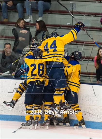 Thumbnail 2 in Reading Memorial vs Arlington Catholic ( MIAA Division 1 North Semifinal) photogallery.