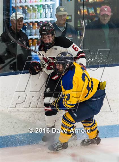Thumbnail 1 in Reading Memorial vs Arlington Catholic ( MIAA Division 1 North Semifinal) photogallery.
