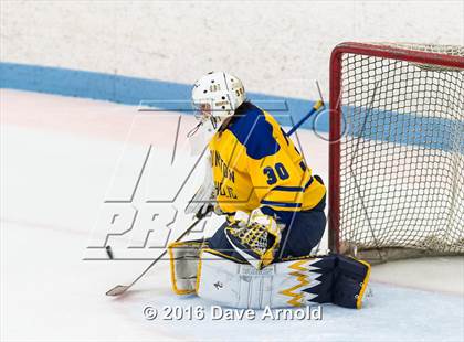 Thumbnail 1 in Reading Memorial vs Arlington Catholic ( MIAA Division 1 North Semifinal) photogallery.