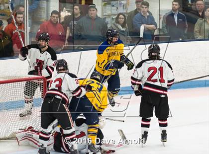 Thumbnail 3 in Reading Memorial vs Arlington Catholic ( MIAA Division 1 North Semifinal) photogallery.