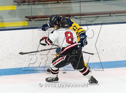Thumbnail 2 in Reading Memorial vs Arlington Catholic ( MIAA Division 1 North Semifinal) photogallery.