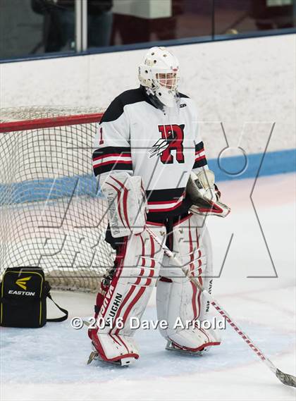 Thumbnail 2 in Reading Memorial vs Arlington Catholic ( MIAA Division 1 North Semifinal) photogallery.
