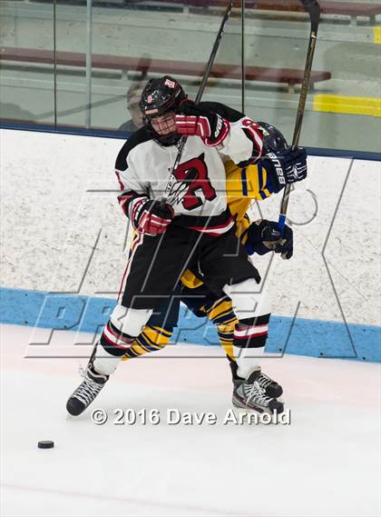 Thumbnail 2 in Reading Memorial vs Arlington Catholic ( MIAA Division 1 North Semifinal) photogallery.
