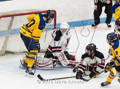 Thumbnail 1 in Reading Memorial vs Arlington Catholic ( MIAA Division 1 North Semifinal) photogallery.