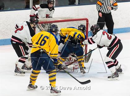 Thumbnail 3 in Reading Memorial vs Arlington Catholic ( MIAA Division 1 North Semifinal) photogallery.