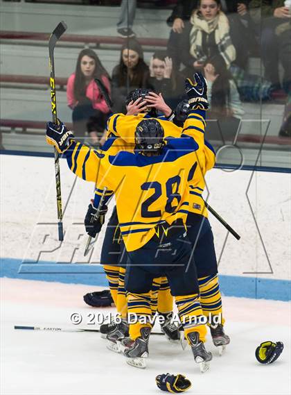 Thumbnail 2 in Reading Memorial vs Arlington Catholic ( MIAA Division 1 North Semifinal) photogallery.
