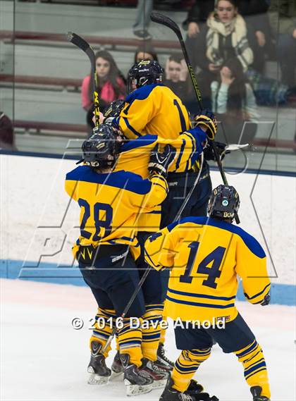 Thumbnail 1 in Reading Memorial vs Arlington Catholic ( MIAA Division 1 North Semifinal) photogallery.