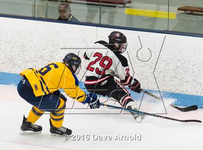Thumbnail 2 in Reading Memorial vs Arlington Catholic ( MIAA Division 1 North Semifinal) photogallery.