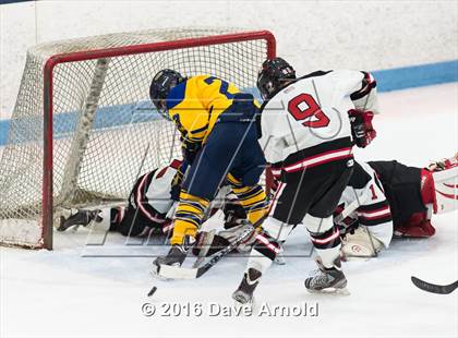 Thumbnail 1 in Reading Memorial vs Arlington Catholic ( MIAA Division 1 North Semifinal) photogallery.