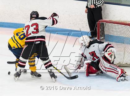 Thumbnail 3 in Reading Memorial vs Arlington Catholic ( MIAA Division 1 North Semifinal) photogallery.
