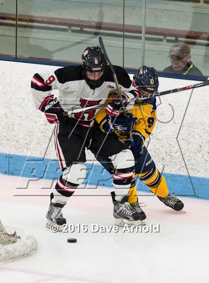 Thumbnail 3 in Reading Memorial vs Arlington Catholic ( MIAA Division 1 North Semifinal) photogallery.