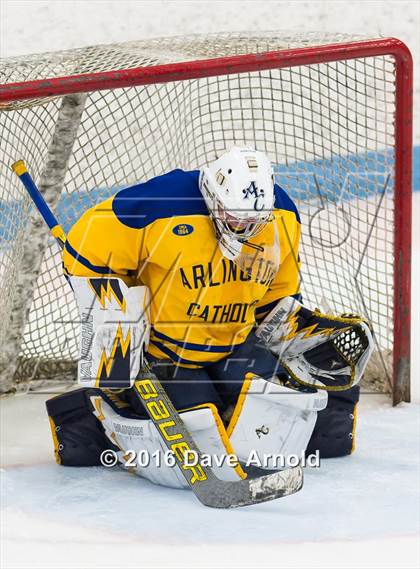 Thumbnail 3 in Reading Memorial vs Arlington Catholic ( MIAA Division 1 North Semifinal) photogallery.