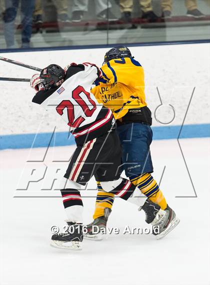 Thumbnail 3 in Reading Memorial vs Arlington Catholic ( MIAA Division 1 North Semifinal) photogallery.