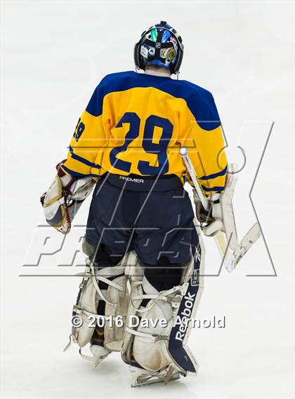 Thumbnail 2 in Reading Memorial vs Arlington Catholic ( MIAA Division 1 North Semifinal) photogallery.