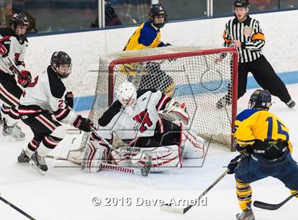 Thumbnail 3 in Reading Memorial vs Arlington Catholic ( MIAA Division 1 North Semifinal) photogallery.