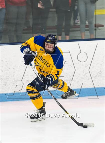 Thumbnail 2 in Reading Memorial vs Arlington Catholic ( MIAA Division 1 North Semifinal) photogallery.